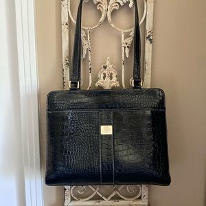 Liz Claiborne purse, black/croc texture, like new, lots of pockets, zippered